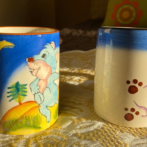 Children's milk mugs with embossed animals set of 2 new