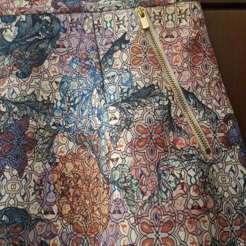 Skirt and Lilac Tank Top Set like new, colorful with gold zippers