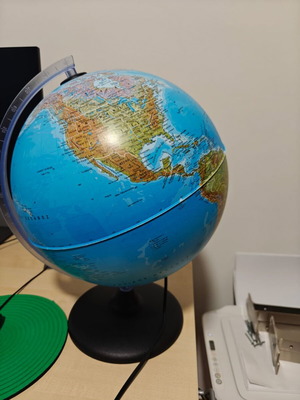 Φωτιζόμενος παγκόσμιος πολιτικός χάρτης με ελληνικές περιγραφές σαν καινούργιος