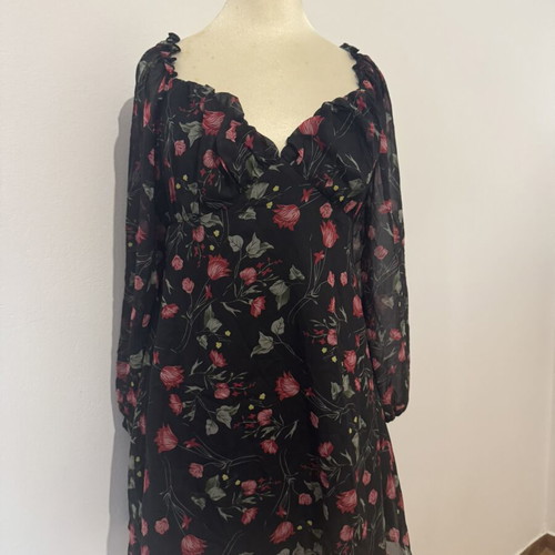 Missguided dress with beautiful neckline and shoulders, new