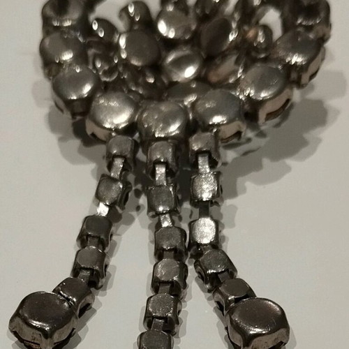 Black color pin like new