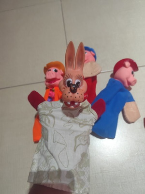 Puppet dolls used, The Wolf and the Three Little Pigs