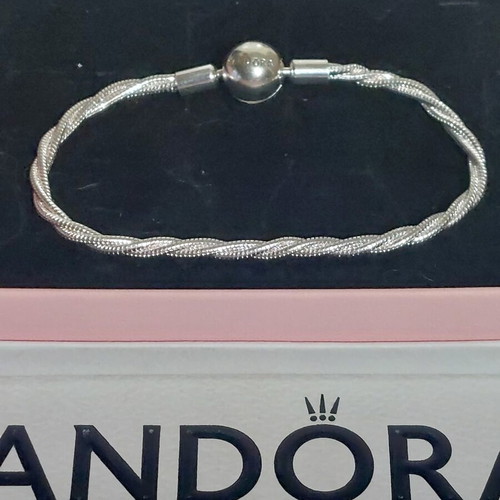 Pandora bracelet new, size 19 cm, silver with round clasp