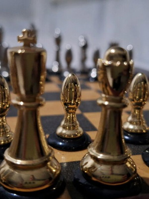Metal chess set like new with memory foam and two side drawers