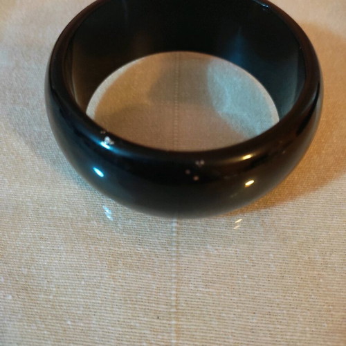 Black bracelet new, impressive