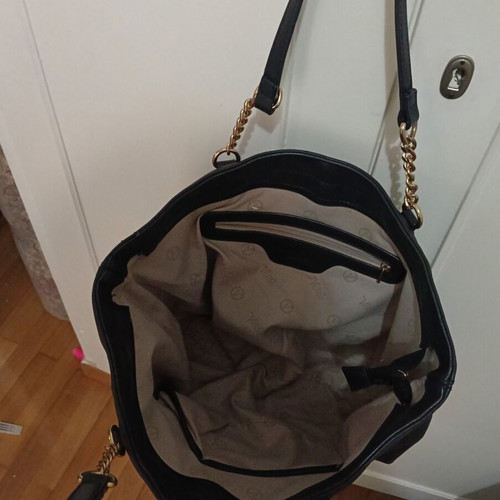 Verde shoulder bag like new, large, black