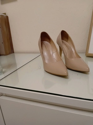 Used high heels in very good condition, size 39