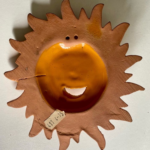 Vintage ceramic sun in excellent condition