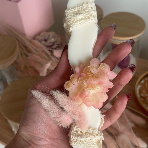 Handmade candle with tsoureki scent new