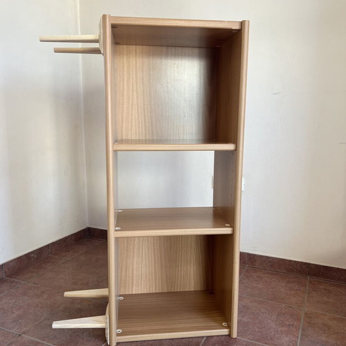 Storage furniture with shelves