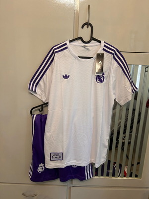 Σετ προπόνησης Ρεάλ Μαδρίτης μέγεθος large Adidas νέο