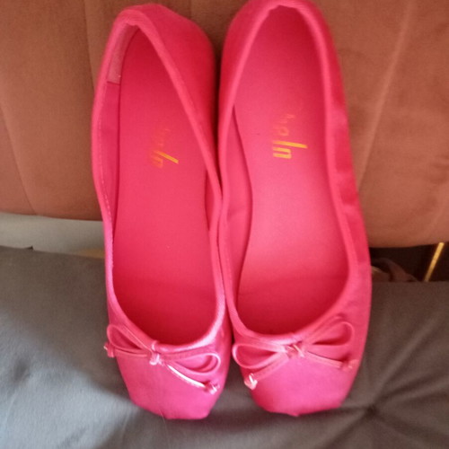 Ballerinas like new, silk quality, size 37, red and pink