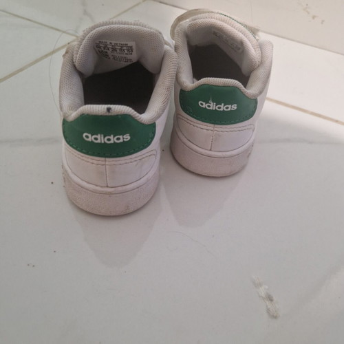 Adidas kids' sneakers size 26, white and green