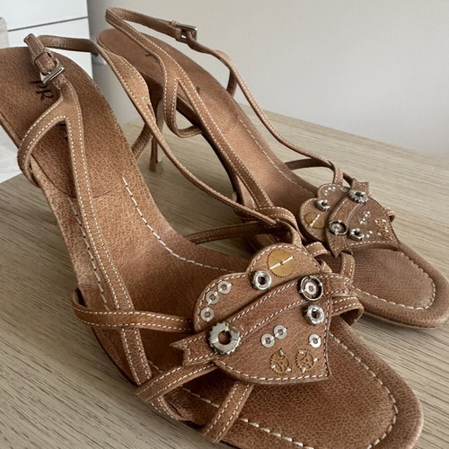 Prada vintage πέδιλα με καρδιά και χάντρες μέγεθος 40 μπεζ σαν καινούργιο