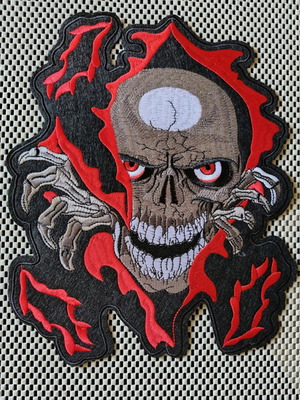 Ραφτό/σιδερωτό patch πλάτης 30x24 εκ., σχέδιο κρανίο