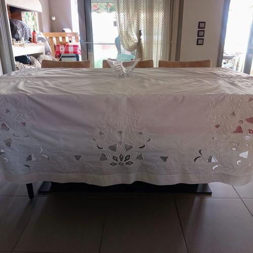 White Tablecloth with Rich Cutwork Embroidery 200x191 cm 100% Cotton like new