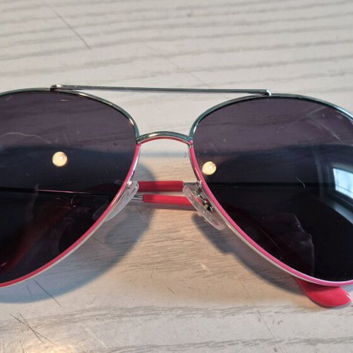 Pink sunglasses like new