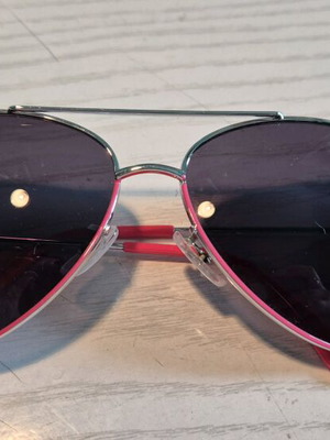 Pink sunglasses like new