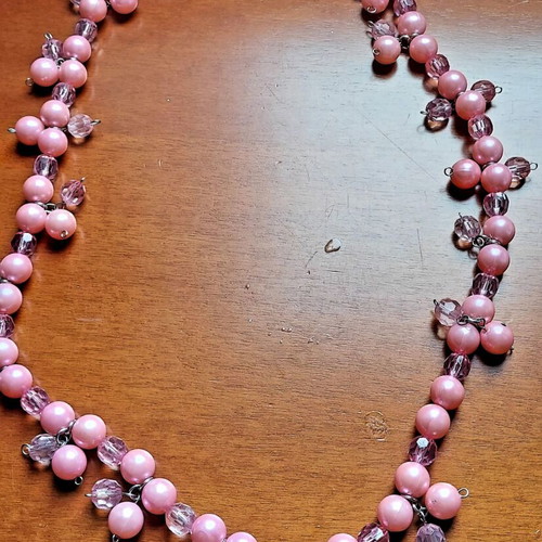 Pink Beaded Necklace vintage, like new