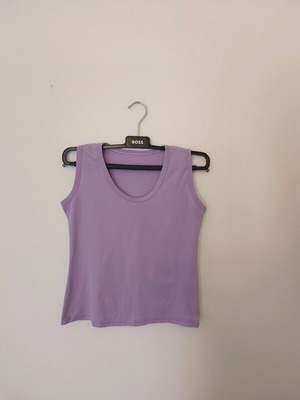 Lila sleeveless shirt used, size small-medium
