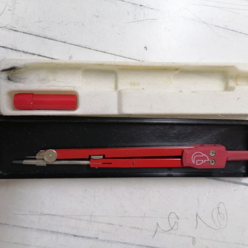 Vintage compasses used, set of 2 with pencils for collectors or use