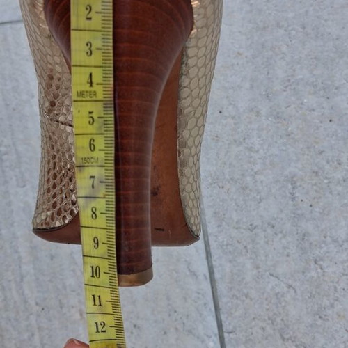 Mariella Burani Metallic Gold Peep-Toe Pumps Size 39 like new