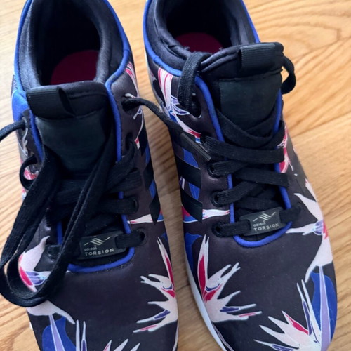 Adidas sneaker like new, multicolor, size 40