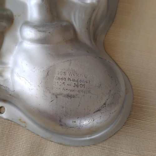 Mickey Mouse cake mold used