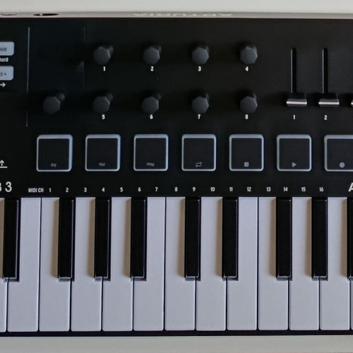Arturia MiniLab 3 black MIDI keyboard with 25 velocity sensitive slim keys