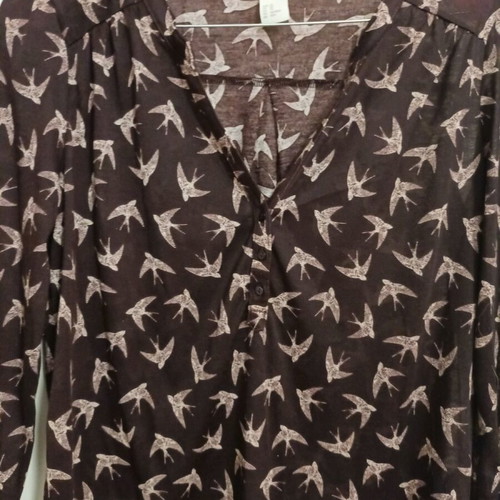 H&M shirt like new, lightweight, 3/4 sleeves, size XS