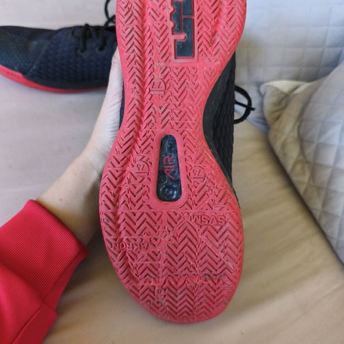 Nike LeBron Witness III athletic shoes like new, size 47, black with red sole