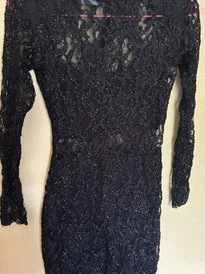 Black lace mini dress like new with slim fit