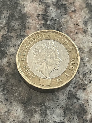 One Pound Elizabeth II Original Nations of the Crown First Coin 2016