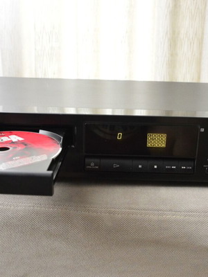 Sony CDP-361 CD player σαν καινούργιο με τηλεχειριστήριο και ψηφιακή οπτική έξοδο
