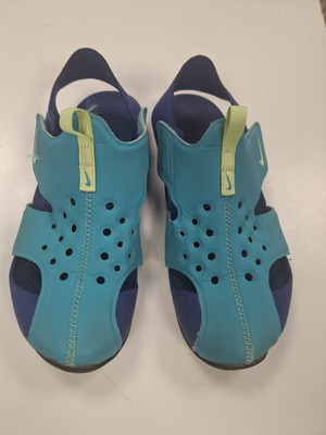 Nike Sunray Protect 2 PS kids' water shoes like new