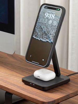 Quadlock Mag Dual Desktop ασύρματος φορτιστής με θήκη iPhone 17 Pro