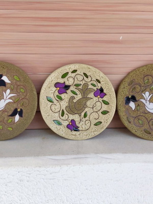 Vintage ceramic wall plates like new, set of 3
