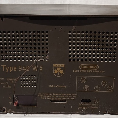 Old radio like new in excellent working condition