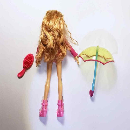 Winx Club Umbrella Flora doll 2007 Mattel used with accessories