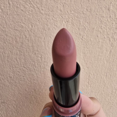 Nyx eyeshadow unused and lipstick lightly used