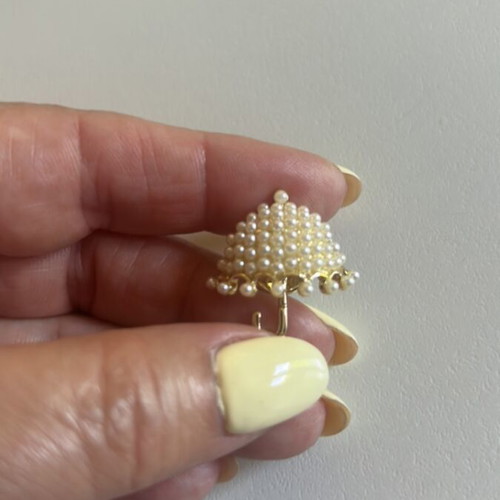 Vintage pin set with enamel and pearls, new