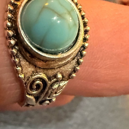 Vintage ring with stone like new, turquoise and silver