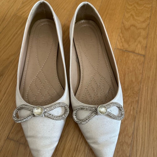 Iris women's satin silver shoes like new, size 39
