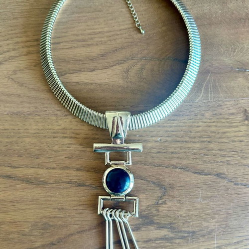 Vintage Cleopatra Necklace like new, gold color