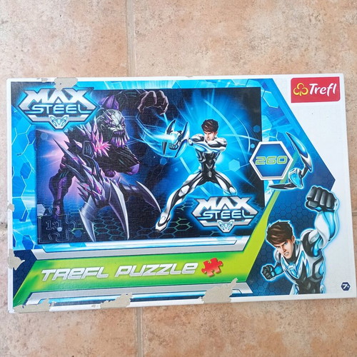TREFL Max Steel puzzle 260 pieces used