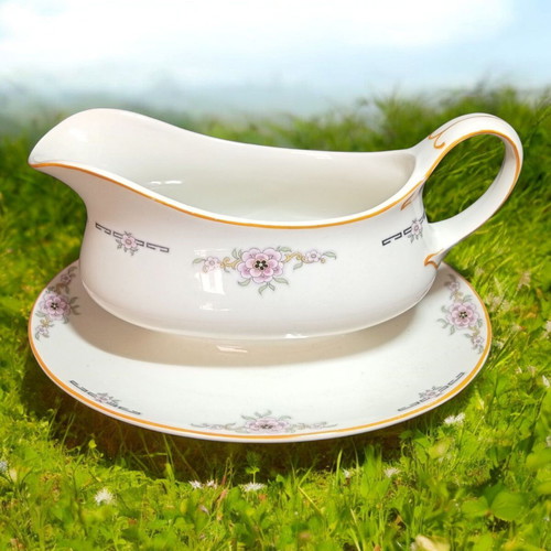 Antique Alfred Meakin England porcelain sauce boat 1907