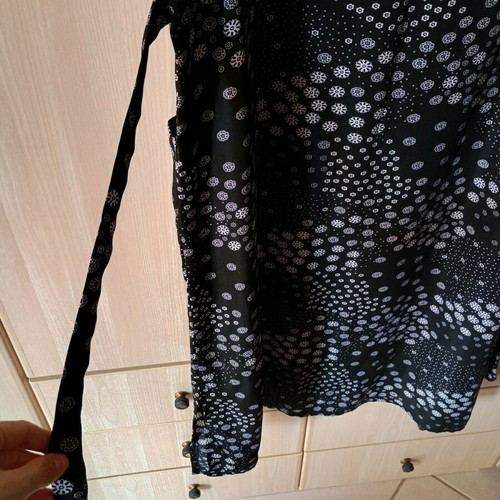 Robe new with pockets, belt and side slits, size XXXL