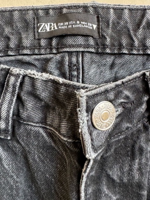 Zara mum jean μαύρο σαν καινούργιο, μέγεθος 38