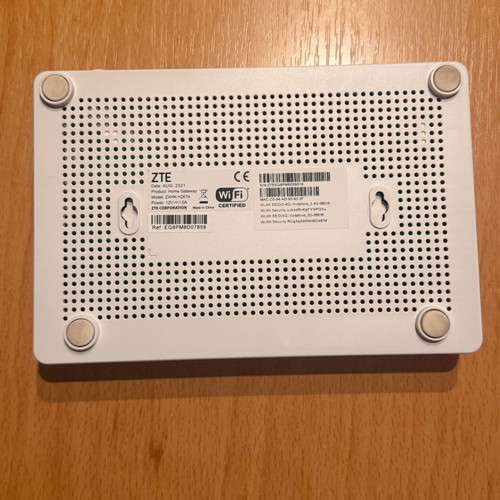 Router Vodafone ZTE ZXHN H267A like new with power and LAN cables