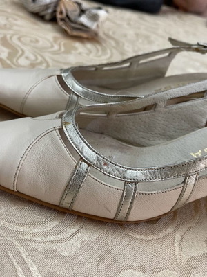 Milaneza pumps used size 37 beige gold